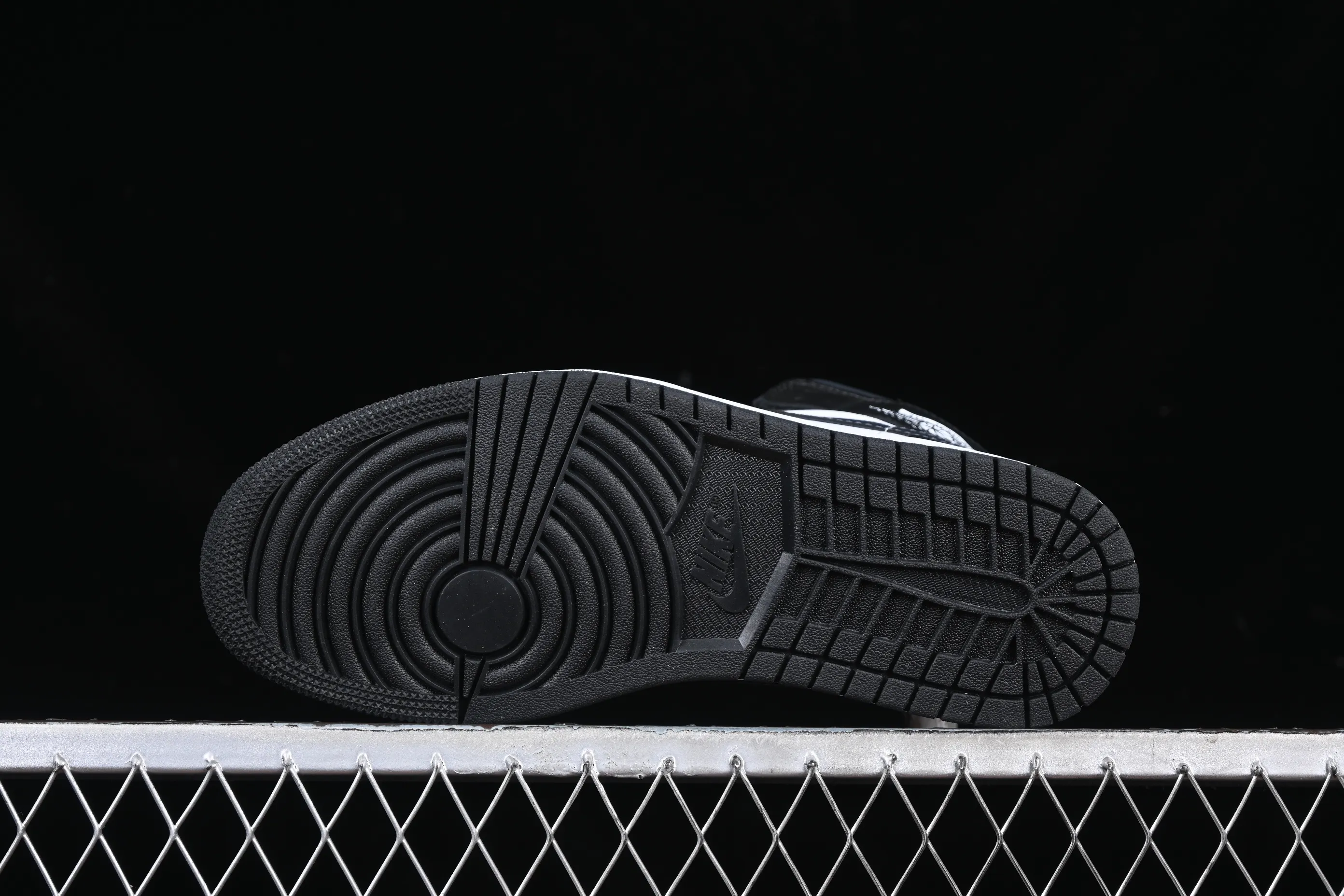 All categories Air Jordan Jordan series basketball shoes Air Jordan 1 Mid Air Jordan 1 Mid AJ1 Joe 1 black and white gray mid-top cultural and casual sneakers DQ8426-010